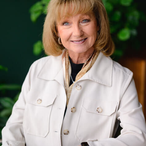 Barbara's headshot