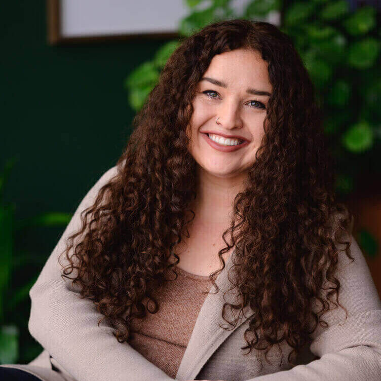 Makaila_Kelso_Headshot_-_tilted_-_ChamberWest_optimized_250