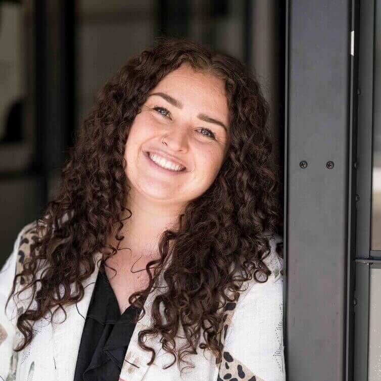 Makaila_Kelso_Headshot_optimized_250